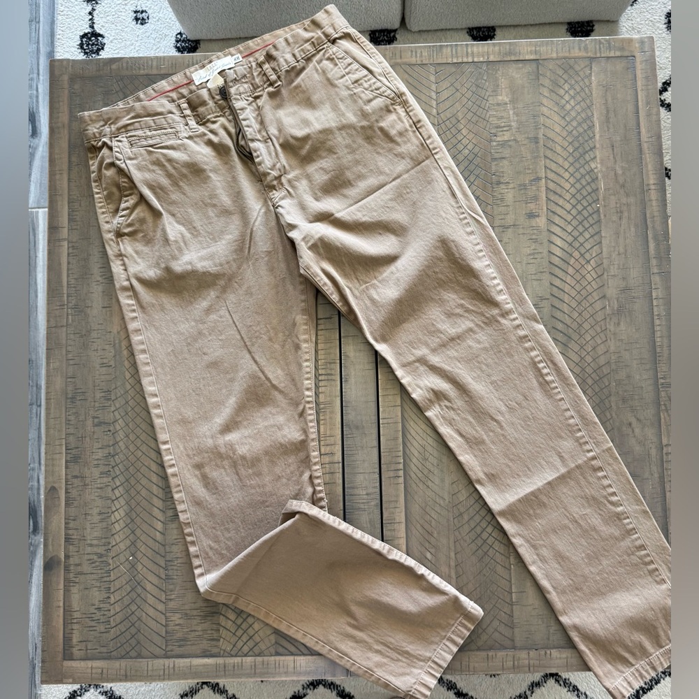 H&M Men's Chino Pants in Light Tan
